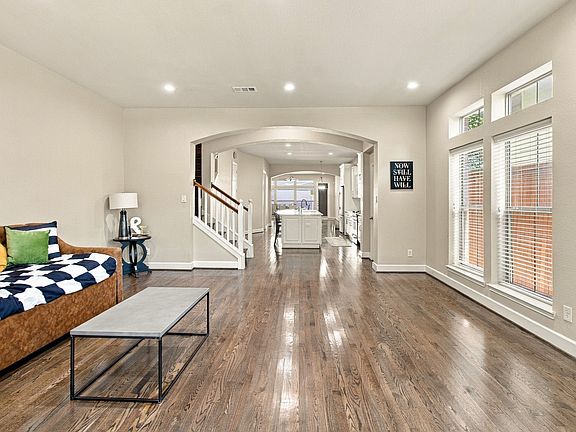 4th image of 2407 Knight St