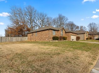 2361 W Arlington St, Springfield, MO 65810