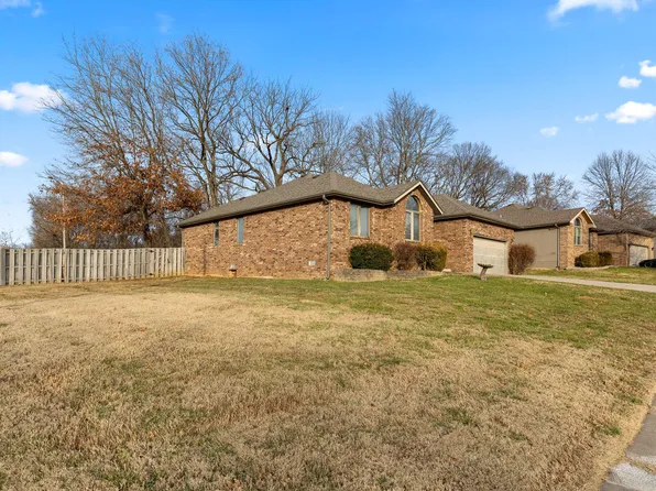 2361 W Arlington Street, Springfield, MO 65810