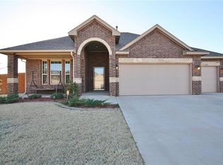 3709 Millers Creek Ln, Mustang, OK 73064