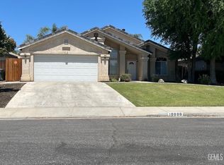 10000 Boone Valley Dr, Bakersfield, CA 93312