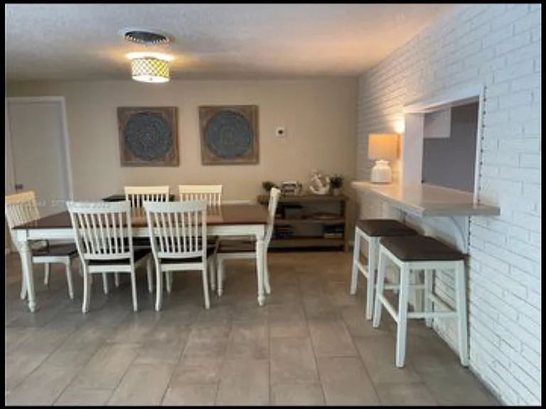 1241 Manor Dr — Photo 9