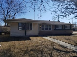 7859 10th Ave, Kenosha, WI 53143