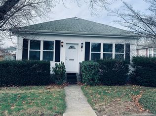 8 Fairfield St, Seekonk, MA 02771
