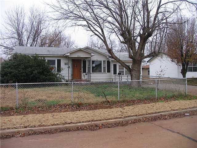 1st image of 3924 SE 10th Pl