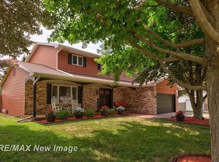 8889 Crooked Creek Dr, Saginaw, MI 48609