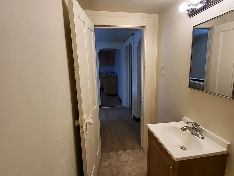 207 Irwin Ave — Photo 7