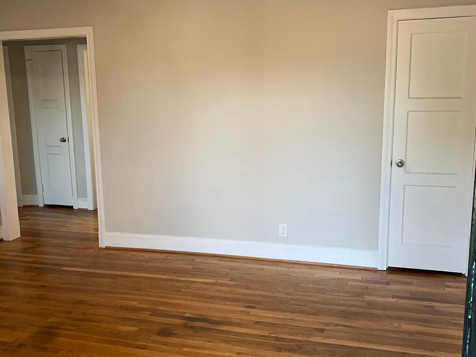 2405 Carlisle Ave — Photo 2