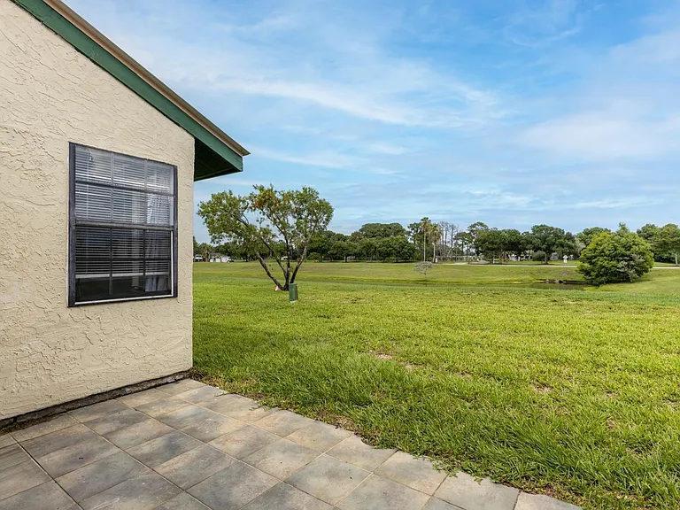 603 SW Jeanne St — Photo 12