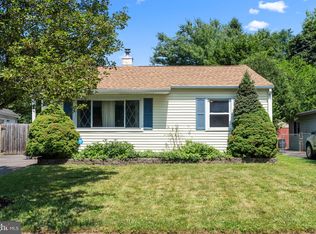 25 Downing Rd, Ewing, NJ 08628