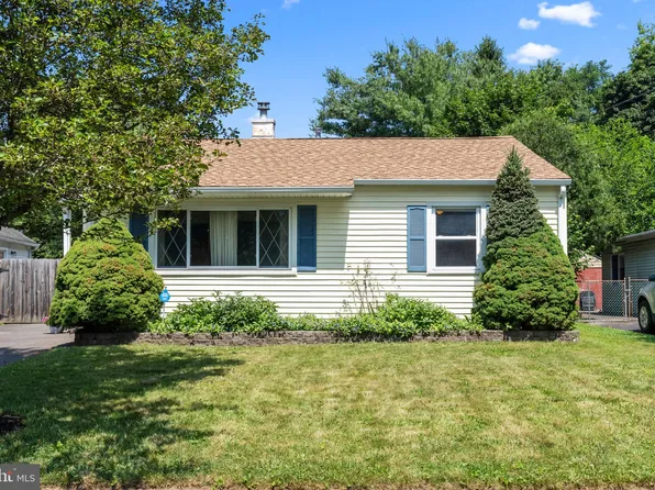 25 Downing Rd, Ewing, NJ 08628