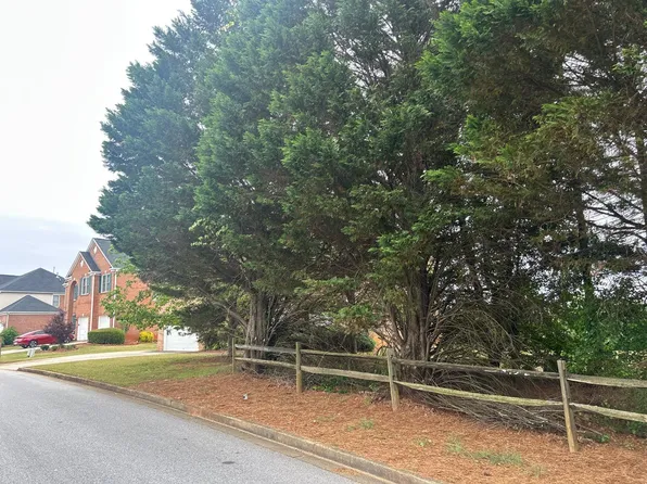 5805 Gateway Blvd, Stone Mountain, GA 30087
