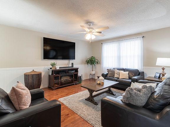 4th image of 306 Grassland Dr
