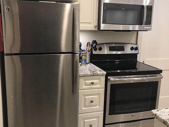 2nd image of 100 Lewis Dr Unit 5-B