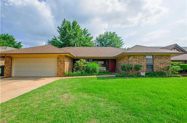 1st image of 208 E Parkland Dr