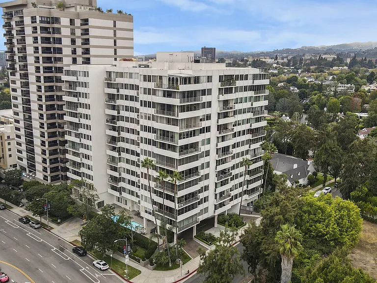 10433 Wilshire Blvd #808 — Photo 25