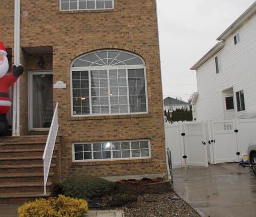 5th image of 150 Camden Ave