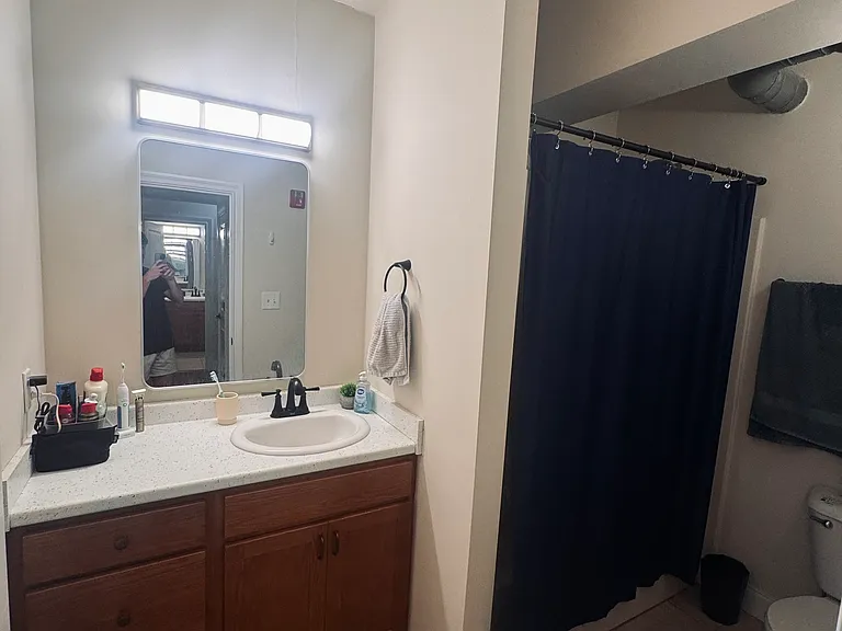 912 N Central St #104 — Photo 6