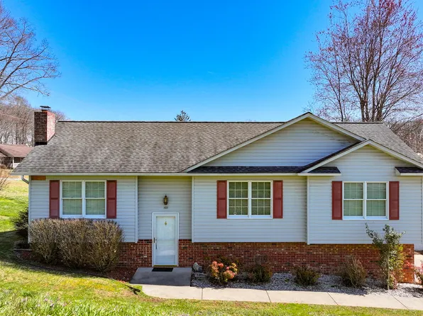 101 Valley Crest Dr, Mt Carmel, TN 37645