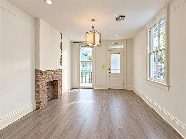 3 bed, 1.0 bath, 1000 sqft, $1,800 — Photo 2
