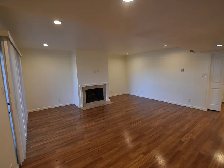 675 Sharon Park Dr #147 — Photo 19
