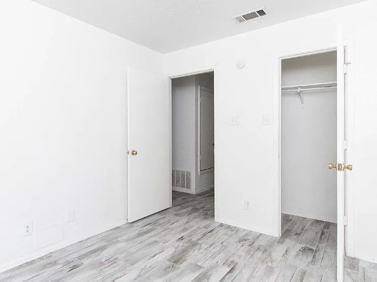 2018 Cedarhill Dr #B — Photo 13