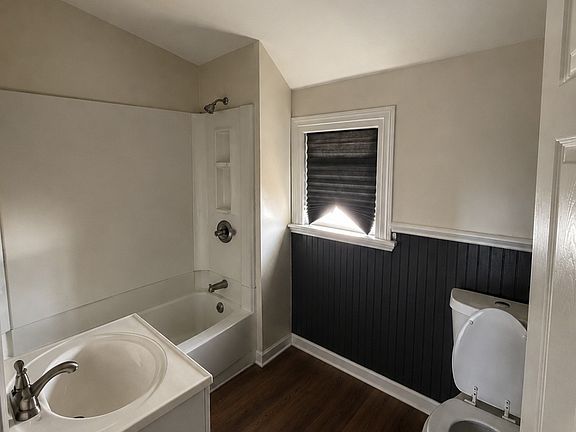 4th image of 705 Liberty St