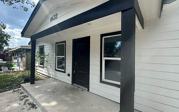 3rd image of 8433 Lenore St