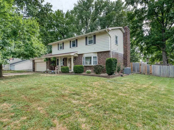 6819 Pinehurst Dr, Evansville, IN 47711