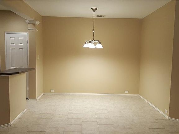 4th image of 1419 Ravenwood Dr