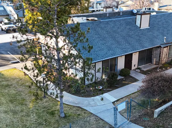 49400 River Park Rd APT 75, Oakhurst, CA 93644