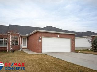 2858 Porter Ridge Rd, Lincoln, NE 68516