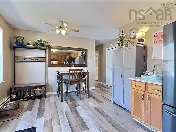 5th image of 17 Menlow Ct