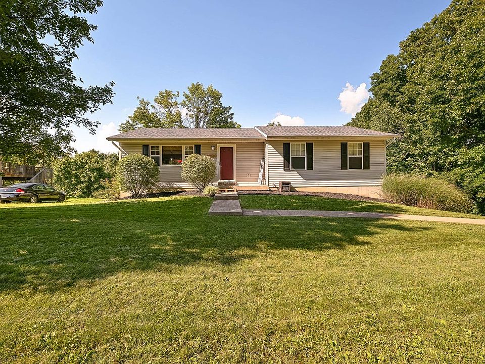 1st image of 5016 Douglas Dr