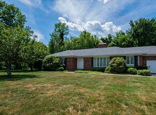 31 Meggan Ct, West Warwick, RI 02893