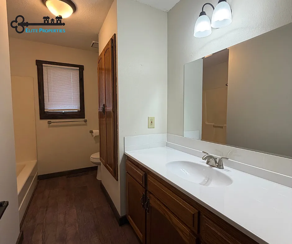 2 bed, $850 — Photo 2