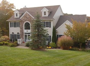 20 Parkview Cir, Carmel, NY 10512