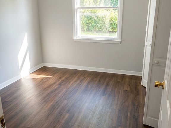 5th image of 3450 Dundale Rd