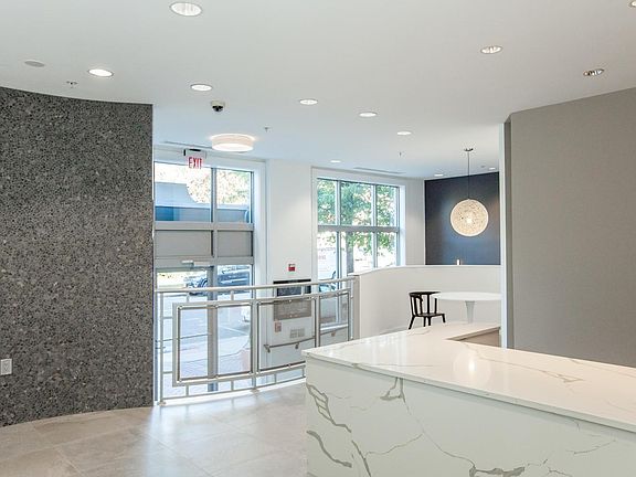 3rd image of 1800 Wilson Blvd #325