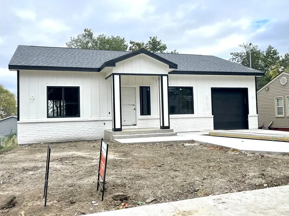 2711 E 16th St, Des Moines, IA 50316