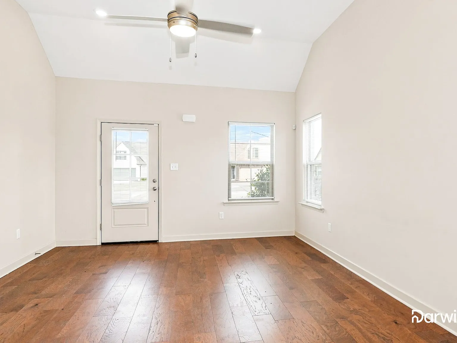 4 bed, 2.5 bath, 1970 sqft, $2,175 — Photo 4