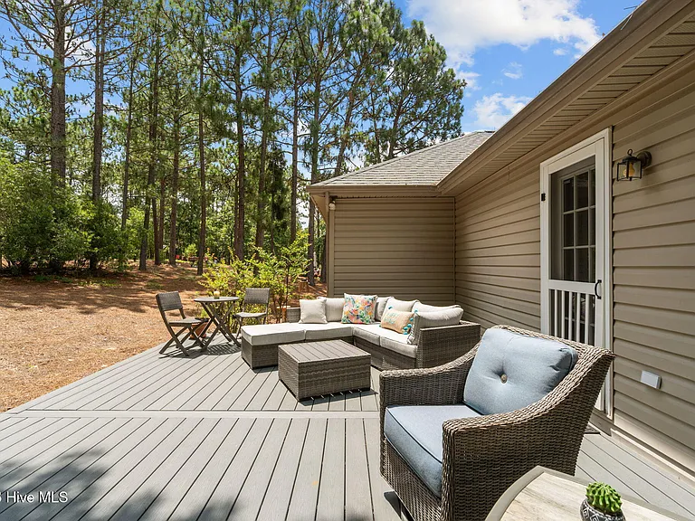 265 Longleaf Dr — Photo 29