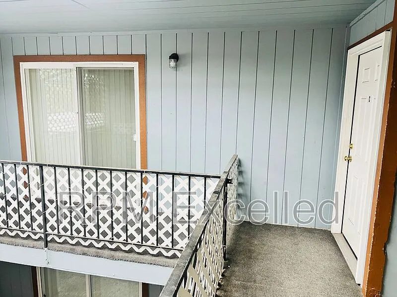 2 bed, 2.0 bath, 1002 sqft, $1,650 — Photo 4