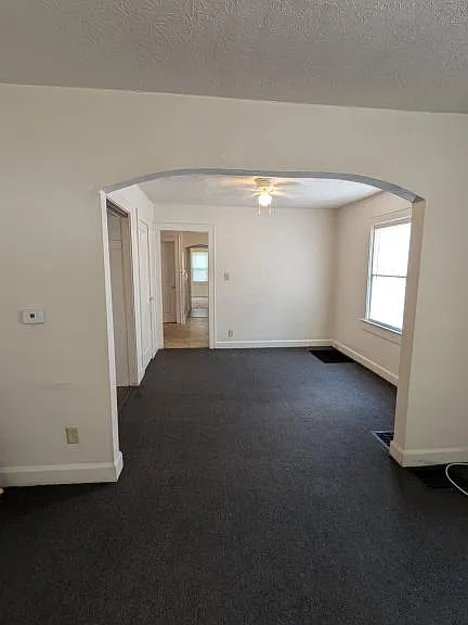 1435 W 32nd St — Photo 11