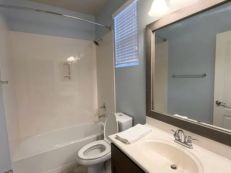 233 Vanney Ct — Photo 10