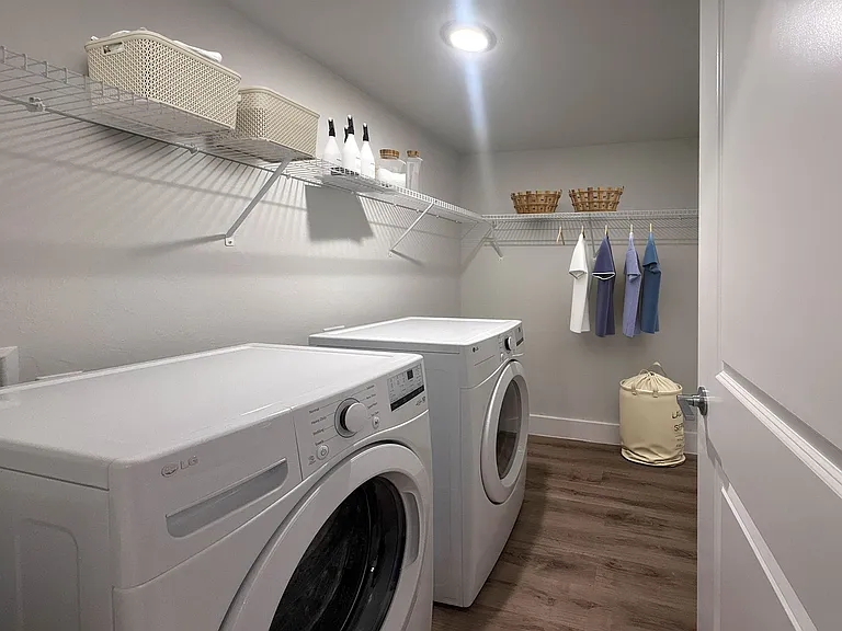 Bimini Square Apartments — Photo 13