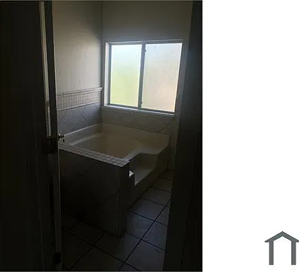 5033 Sitka Ln