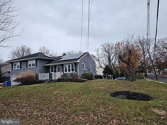 3rd image of 39 Kenwood Dr