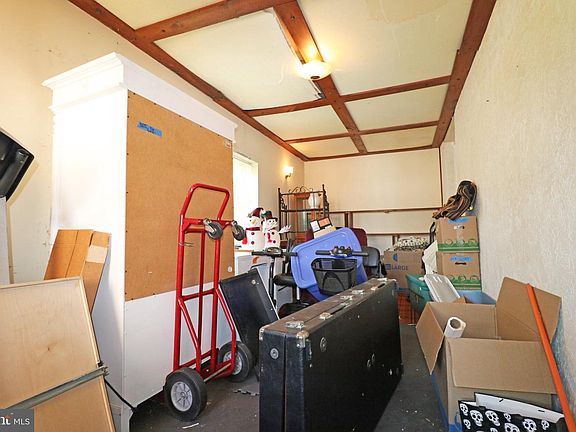 3rd image of 1402 Main St