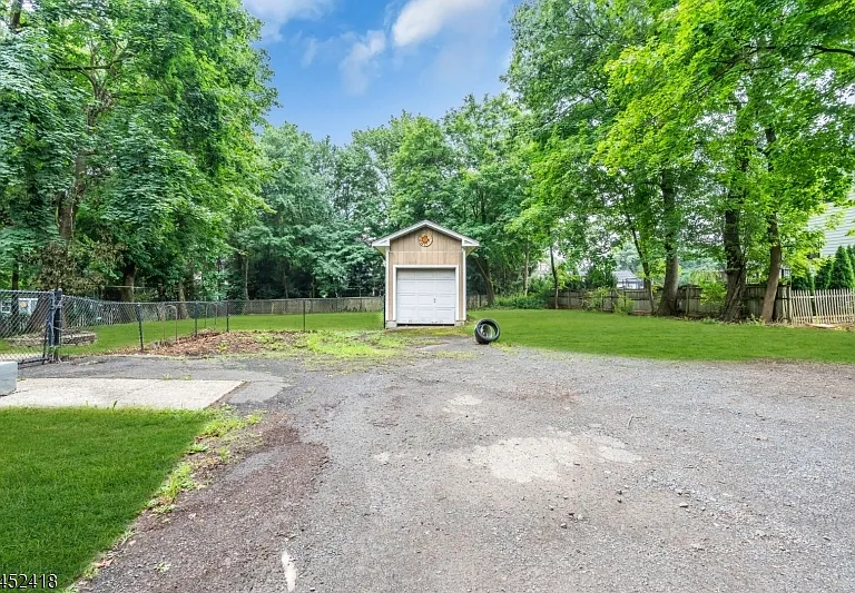 106 Mountain Ave — Photo 35